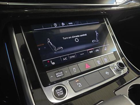 Used 2025 Audi Q7 3.0T Premium Plus image 25