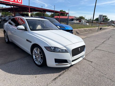 Used 2016 Jaguar XF Prestige RWD image 11