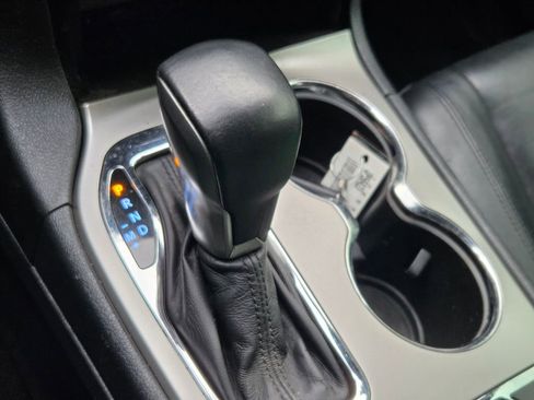 Used 2019 Jeep Grand Cherokee Limited image 9