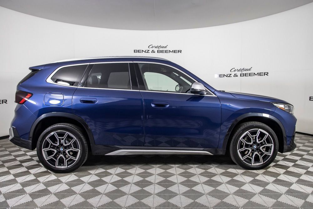 Used 2023 BMW X1 xDrive28i w/ Convenience Package AWD/4WD image 3