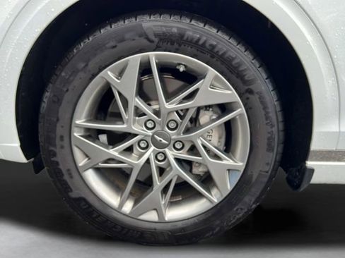 Certified 2025 Genesis GV70 2.5T AWD/4WD image 25