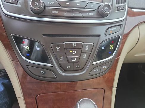 Used 2016 Buick Regal image 12