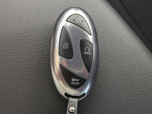 Used 2025 Hyundai Elantra SEL FWD image 30