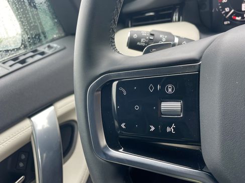 Certified 2025 Land Rover Discovery Sport Dynamic SE AWD/4WD image 23
