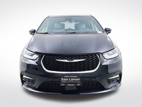 New 2026 Chrysler Pacifica Select image 2