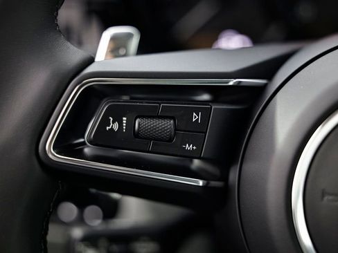 New 2026 Porsche Macan image 34