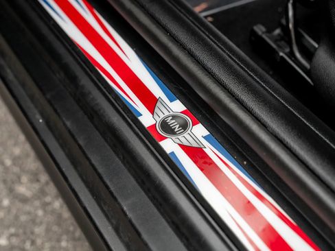 Used 2014 MINI Cooper S image 25