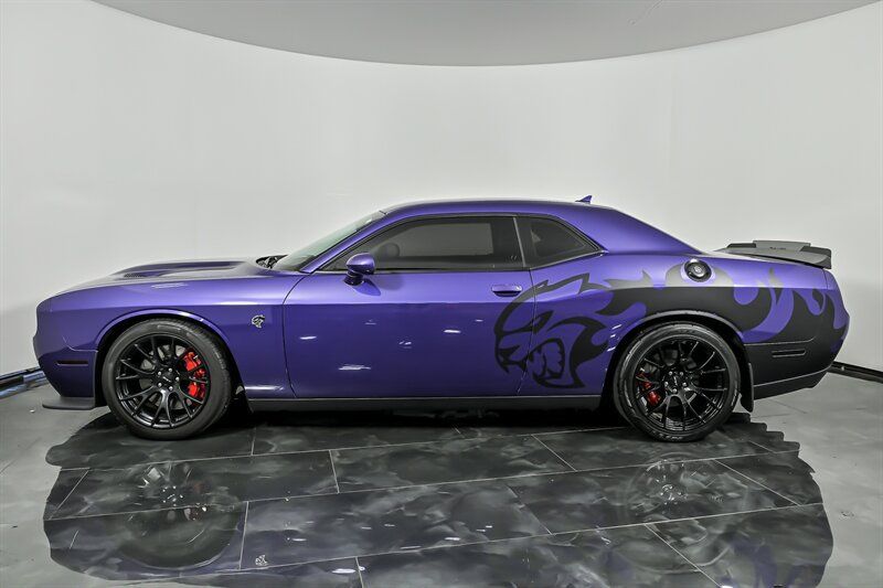 Used 2016 Dodge Challenger SRT Hellcat RWD image 6