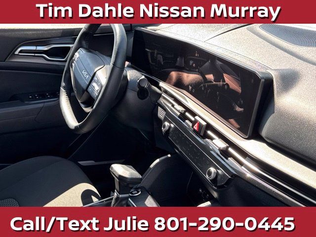 Used 2026 Kia Sportage LX FWD image 17