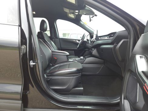 Used 2025 Ford Escape ST-Line image 18