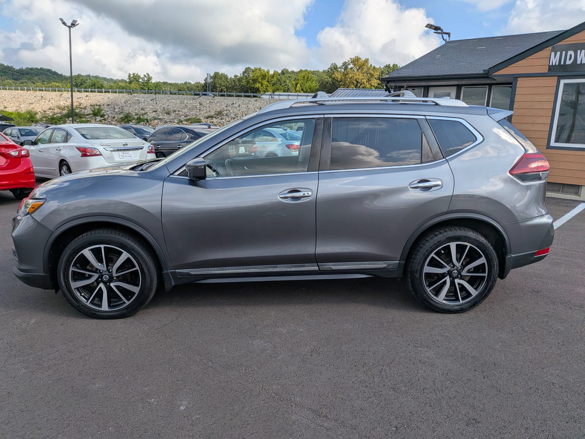 Used 2020 Nissan Rogue SL w/ Premium Package AWD/4WD image 3