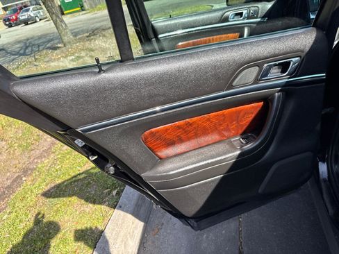 Used 2016 Lincoln MKS 4dr Sdn 3.7L AWD w/ Equipment Group 101A image 14