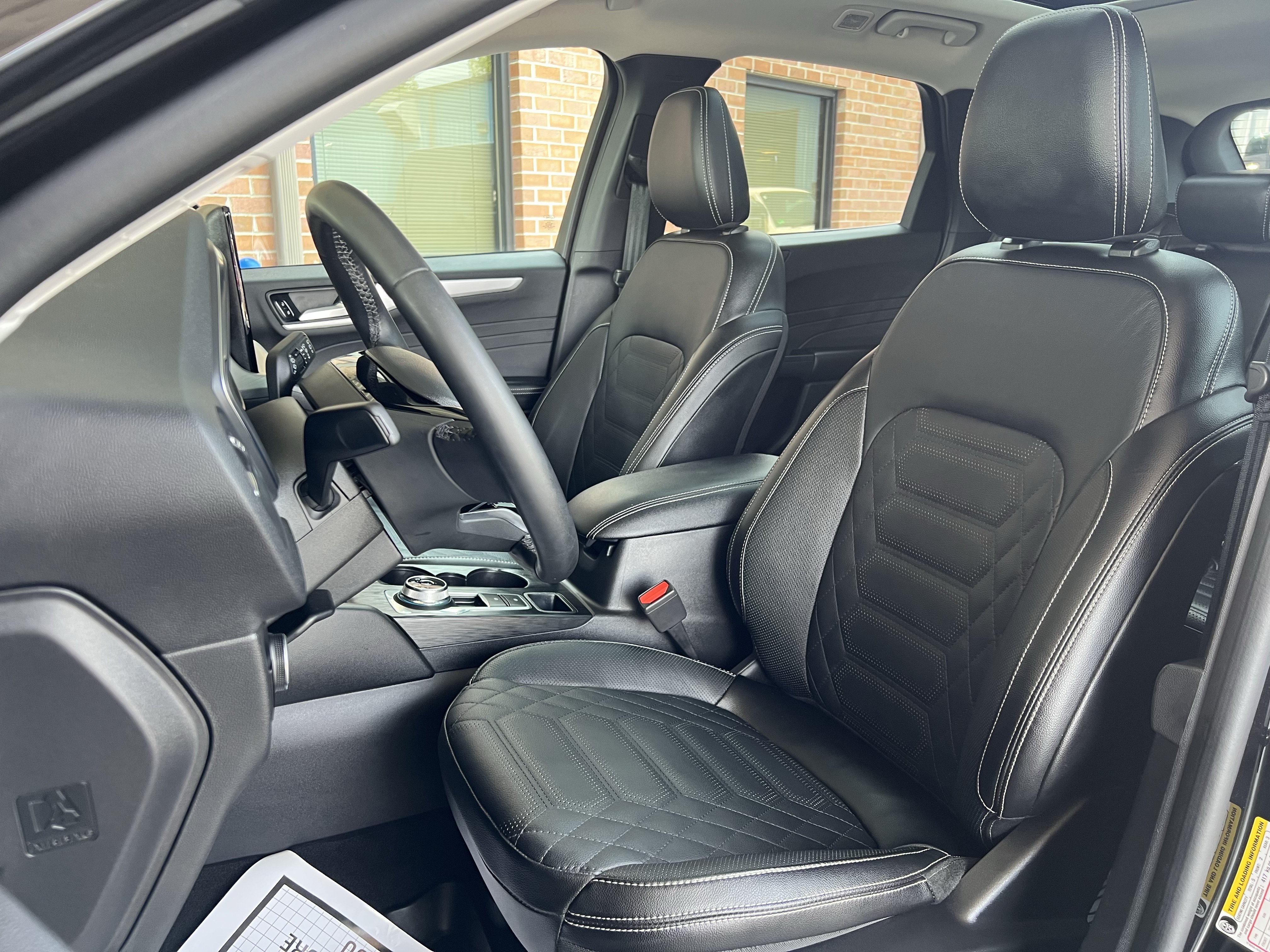 Used 2023 Ford Escape Platinum w/ Premium Technology Package AWD/4WD image 13