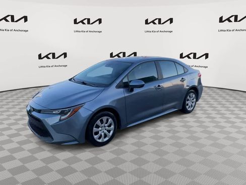 Used 2022 Toyota Corolla LE image 4