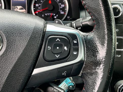 Used 2015 Toyota Camry SE FWD image 24