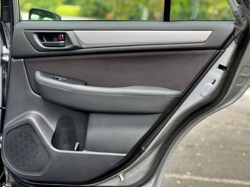 Used 2018 Subaru Outback 2.5i image 24