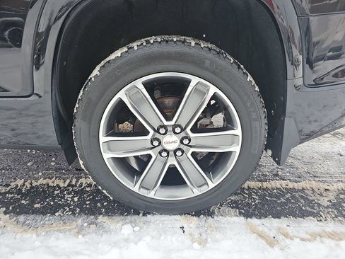 Used 2018 GMC Acadia Denali w/ Technology Package AWD/4WD image 33