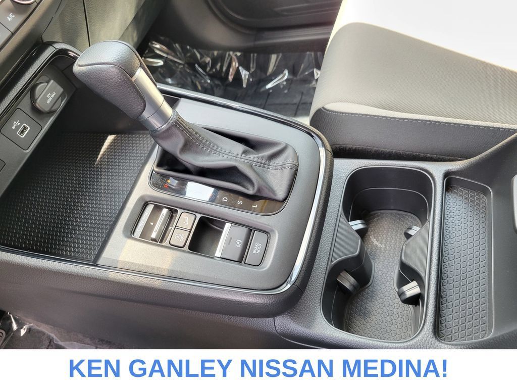 Used 2023 Honda CR-V LX image 27