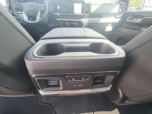 New 2025 GMC Sierra 2500 SLT w/ SLT Convenience Package image 33