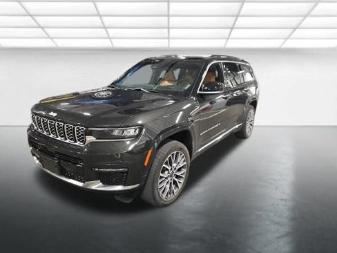 Used 2024 Jeep Grand Cherokee L Summit AWD/4WD image 9