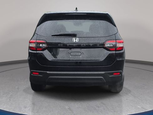 Used 2023 Honda Pilot LX image 6