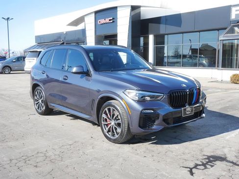 Used 2021 BMW X5 M50i w/ Dynamic Handling Package image 2