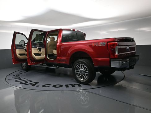 Used 2017 Ford F250 Lariat w/ Lariat Ultimate Package AWD/4WD image 27