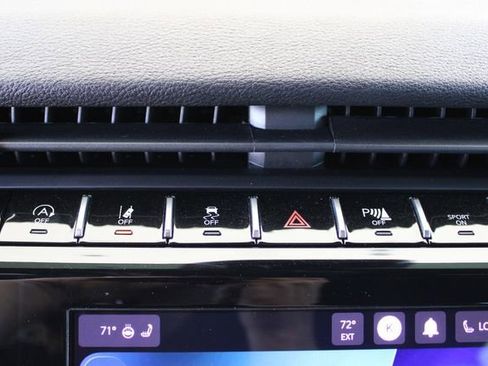 Used 2025 Jeep Grand Cherokee Altitude AWD/4WD image 23