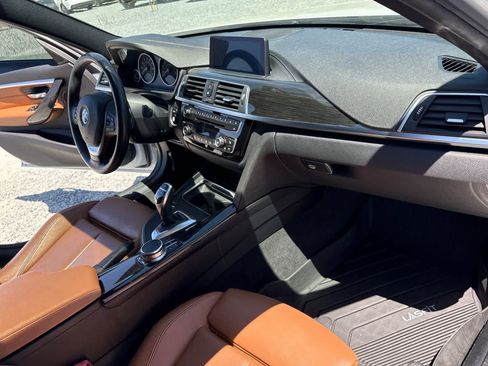 Used 2018 BMW 330i Sedan w/ Convenience Package RWD image 18