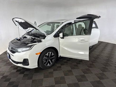 Certified 2026 Honda Odyssey EX-L image 12