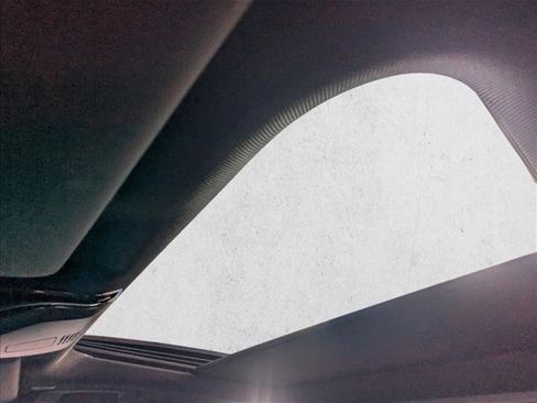 Used 2022 BMW 330i Sedan w/ Driving Assistance Package image 9