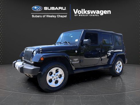 Used 2015 Jeep Wrangler Unlimited Sahara w/ Connectivity Group AWD/4WD image 2