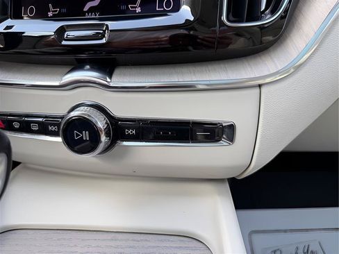 Used 2021 Volvo XC60 T5 Inscription w/ Climate Package AWD/4WD image 42