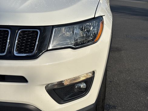 Used 2020 Jeep Compass Latitude AWD/4WD image 11