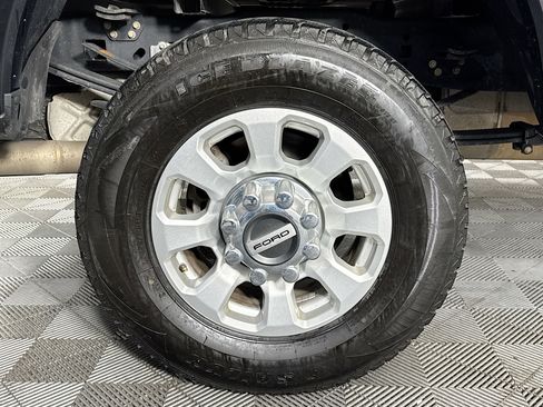 Used 2023 Ford F250 XLT image 30