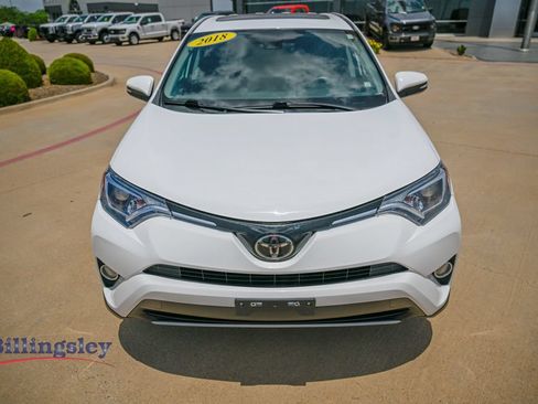 Used 2018 Toyota RAV4 XLE AWD/4WD image 2