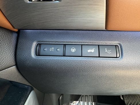 Used 2022 Nissan Pathfinder Platinum w/ Cargo Package image 31