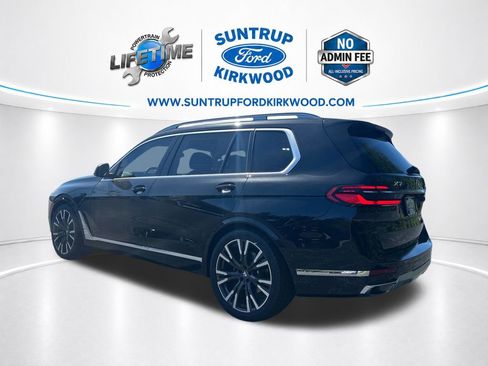 Used 2024 BMW X7 xDrive40i AWD/4WD image 3
