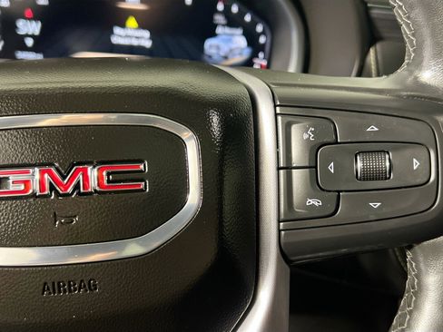 Used 2023 GMC Yukon SLT w/ SLT Luxury Package image 19