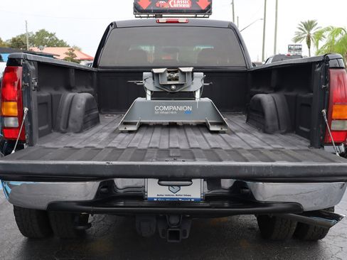 Used 2005 Chevrolet Silverado 3500 LT w/ Heavy-Duty Power Package image 14