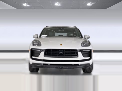 Used 2023 Porsche Macan AWD/4WD image 6