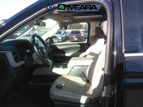 Used 2024 Ford Expedition Limited image 4