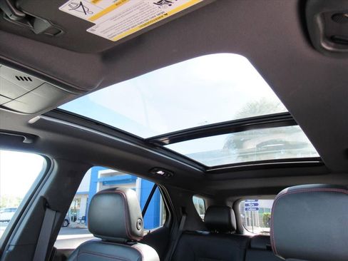 Used 2023 Chevrolet Equinox RS image 27