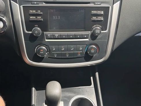 Used 2016 Nissan Altima 2.5 S w/ Power Driver Seat Package FWD image 13