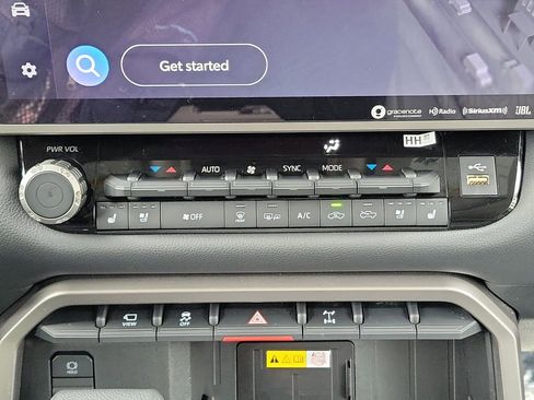 Used 2024 Toyota Tundra Limited image 36