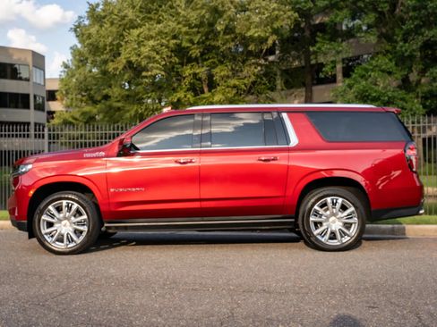 Used 2021 Chevrolet Suburban High Country w/ Premium Package AWD/4WD image 9