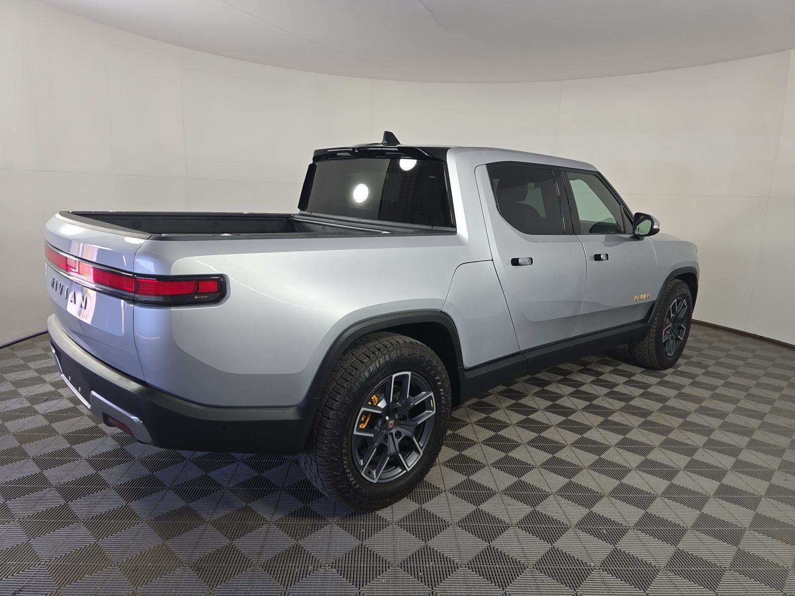 Used 2022 Rivian R1T Launch Edition AWD/4WD image 5