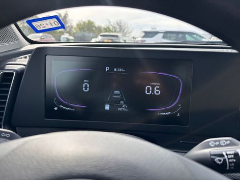 Used 2025 Kia Sportage LX image 38