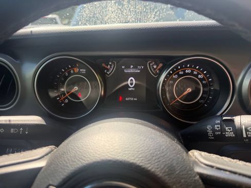 Used 2022 Jeep Wrangler Sport AWD/4WD image 16