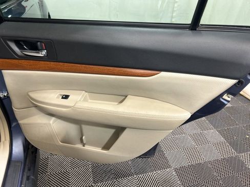 Used 2013 Subaru Outback 3.6R Limited w/ Moonroof Pkg image 15